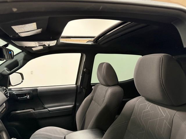 Used 2017 Toyota Tacoma TRD Off-Road image 33