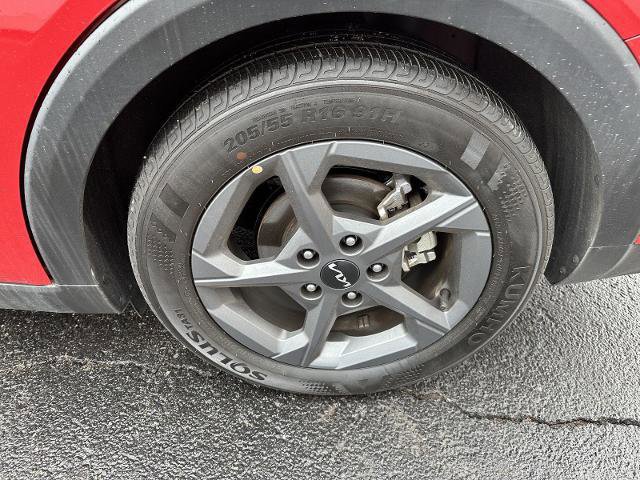 Used 2025 Kia K4 image 9