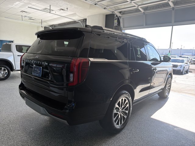 Certified 2025 Ford Expedition Platinum AWD/4WD image 5