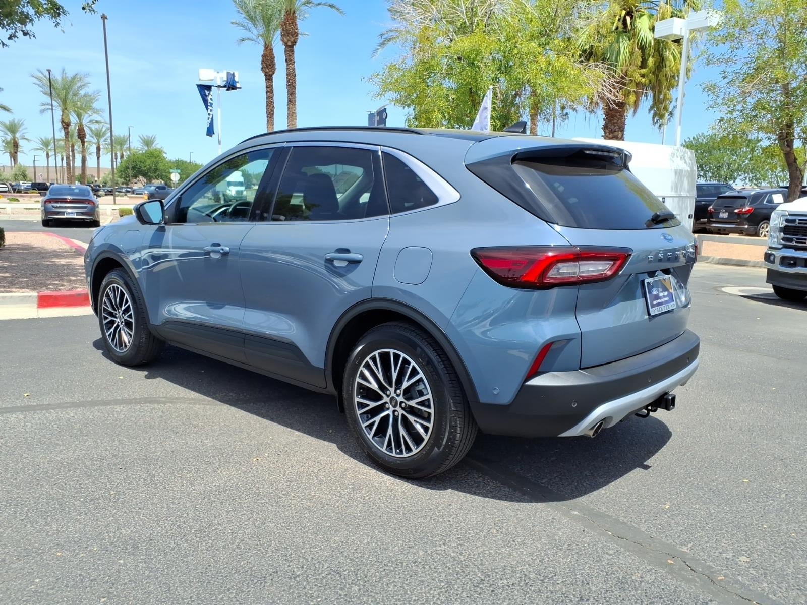 Certified 2024 Ford Escape SE w/ PHEV Premium Package FWD image 6