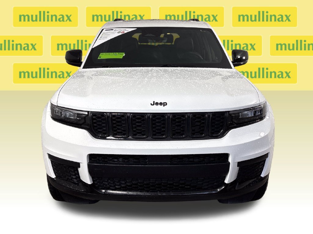 Used 2025 Jeep Grand Cherokee L Altitude RWD image 15