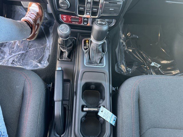 Used 2024 Jeep Wrangler Rubicon image 26