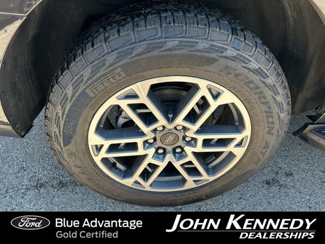 Certified 2025 Ford Expedition Active AWD/4WD image 9