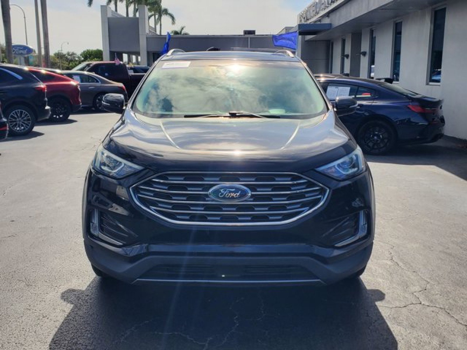 Certified 2019 Ford Edge Titanium image 2