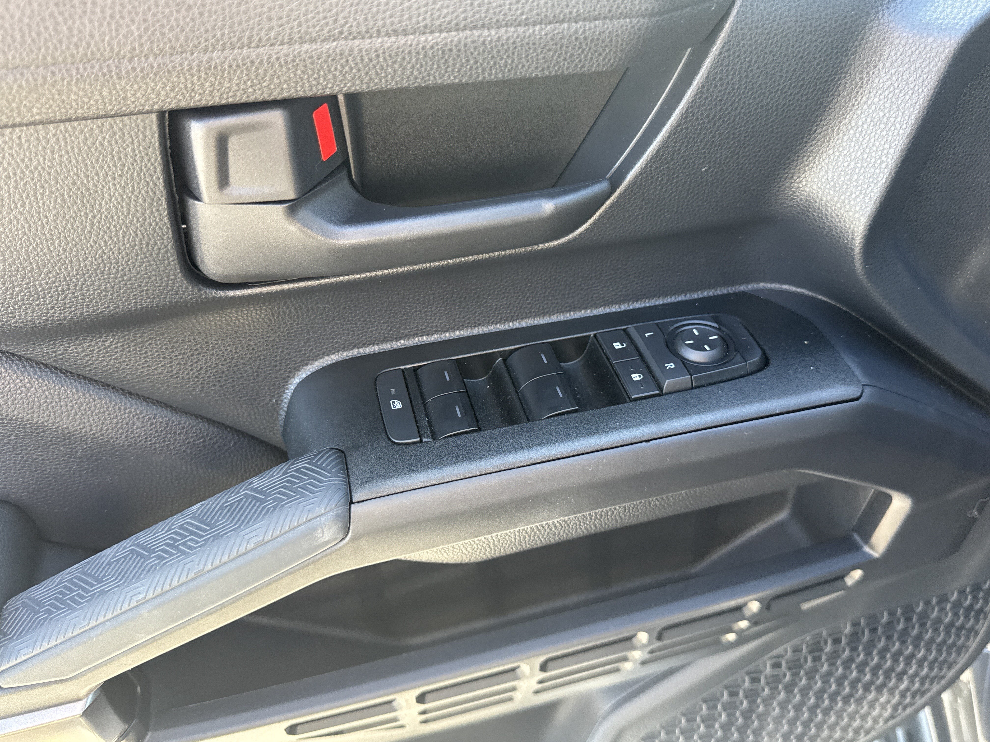 Used 2025 Toyota 4Runner SR5 AWD/4WD image 11