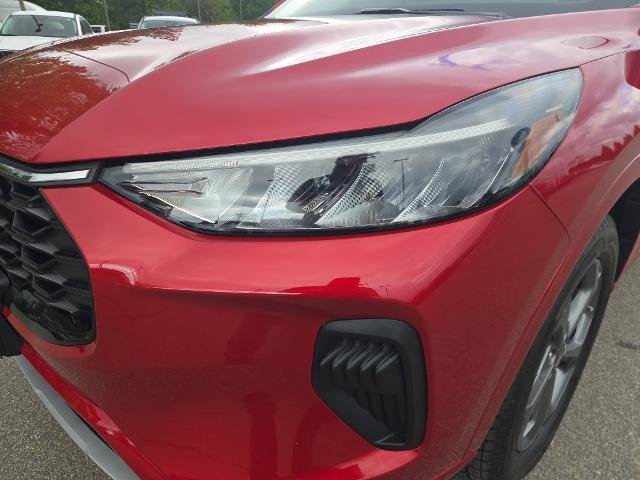 Certified 2024 Ford Escape ST-Line w/ Tech Pack #1 AWD/4WD image 3