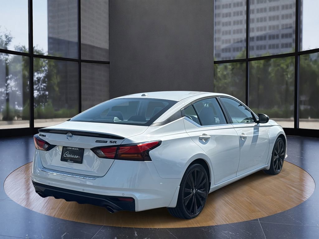 Used 2022 Nissan Altima 2.5 SR w/ Midnight Edition Package image 3