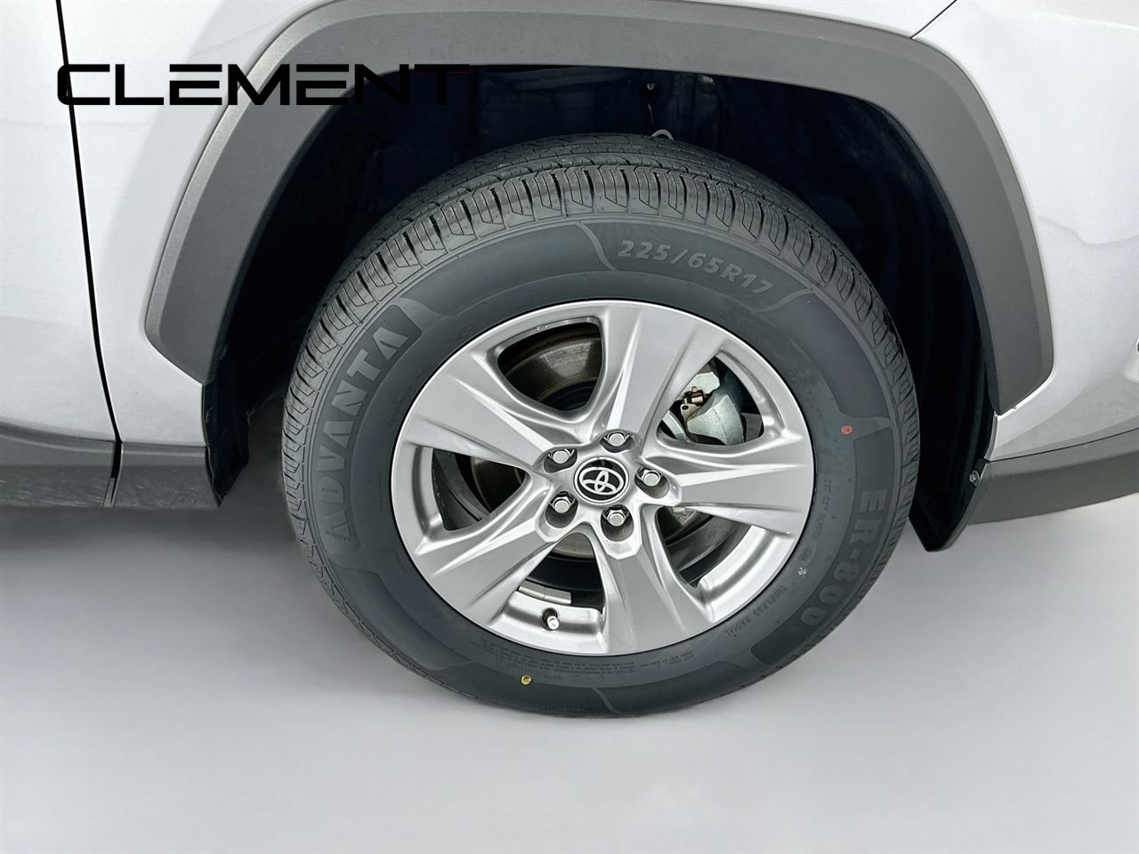 Used 2025 Toyota RAV4 LE AWD/4WD image 34