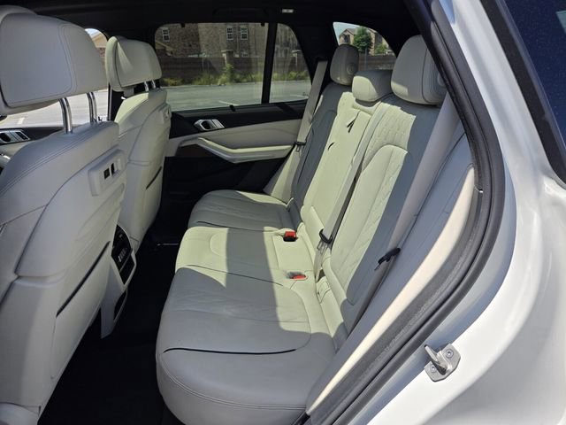 Used 2021 BMW X5 sDrive40i w/ Executive Package 2 RWD image 12