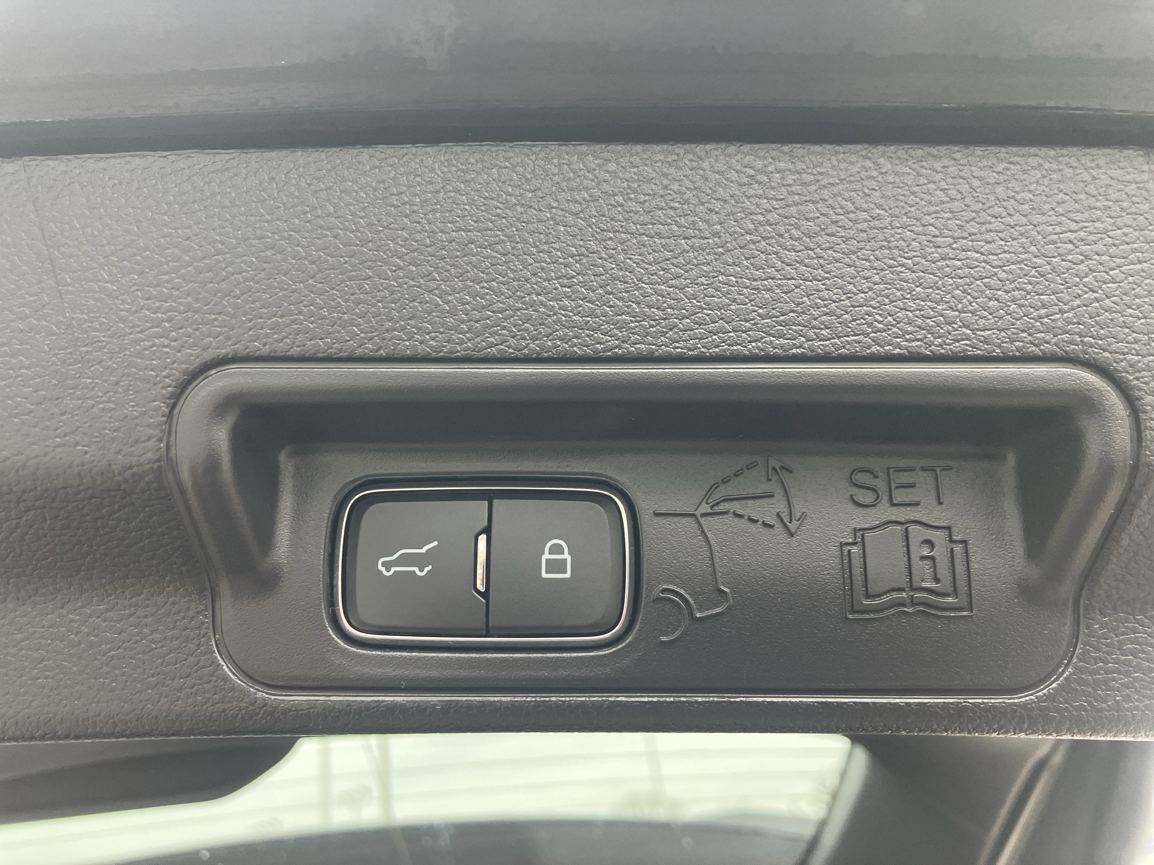 Certified 2022 Ford Explorer XLT w/ Equipment Group 202A image 13