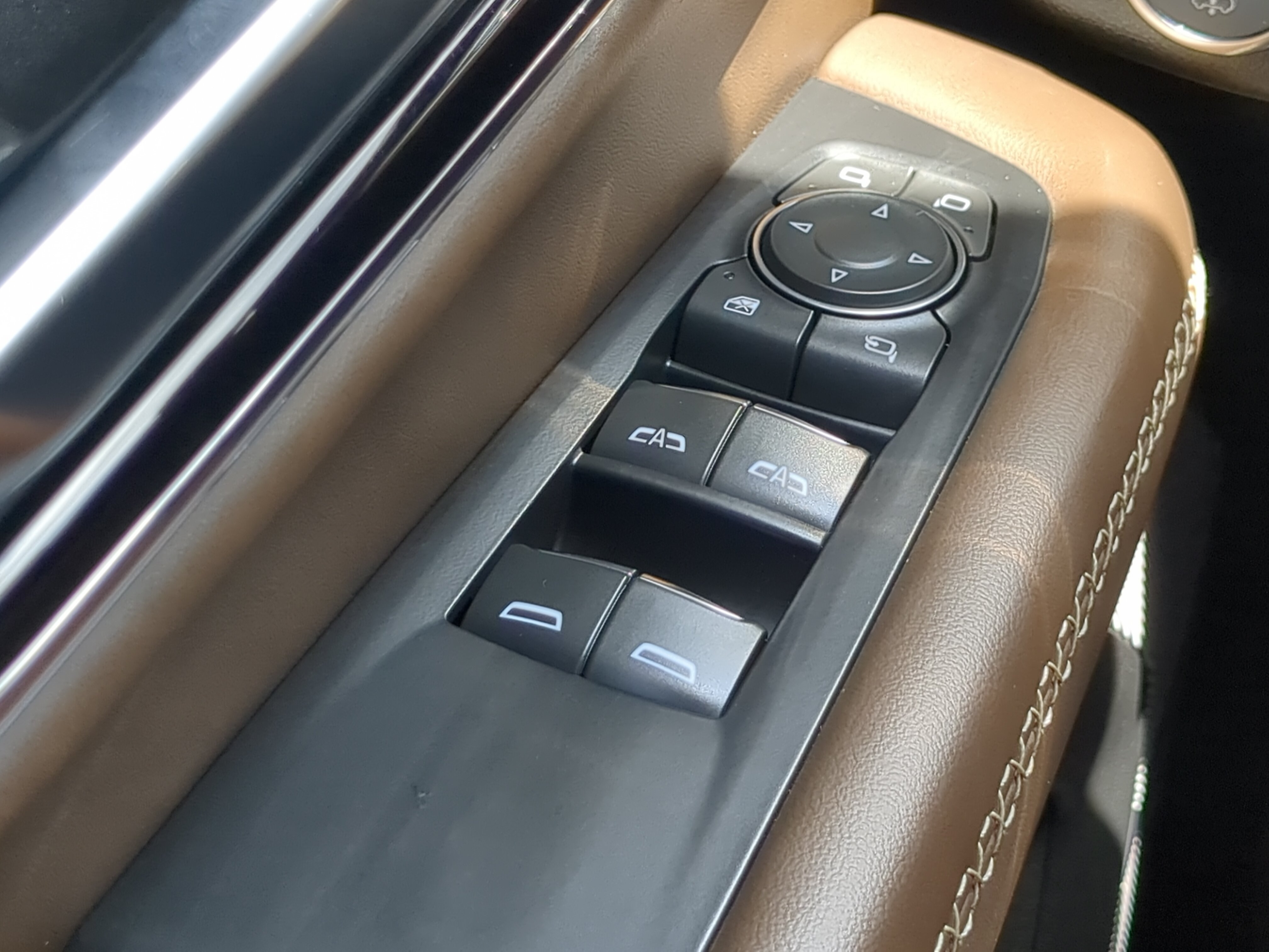 Used 2025 GMC Yukon XL Denali Ultimate w/ LPO, Floor Liner Package AWD/4WD image 23