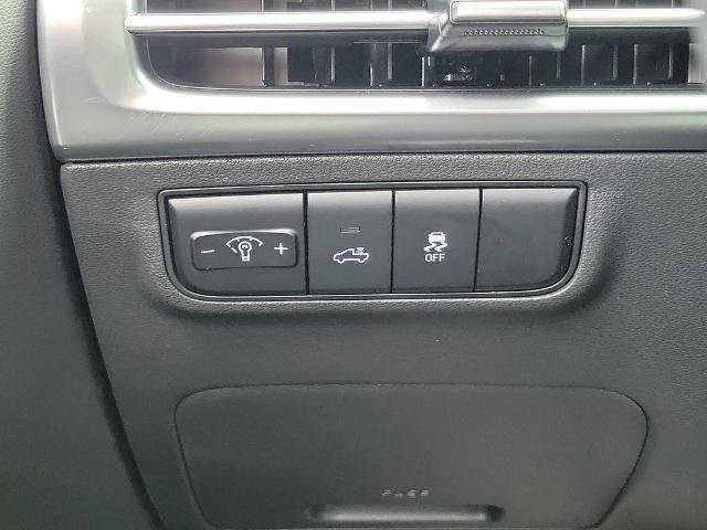 Used 2025 Hyundai Santa Cruz SEL FWD image 24