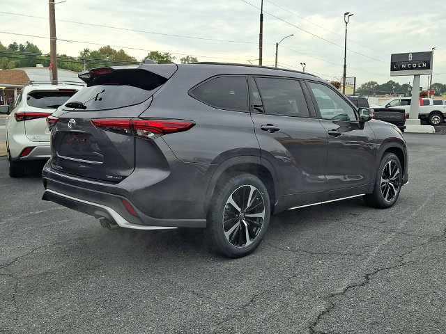 Used 2022 Toyota Highlander XSE AWD/4WD image 6