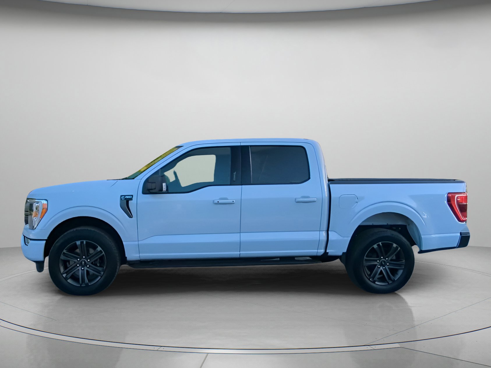 Certified 2022 Ford F150 XLT w/ Equipment Group 302A High image 8