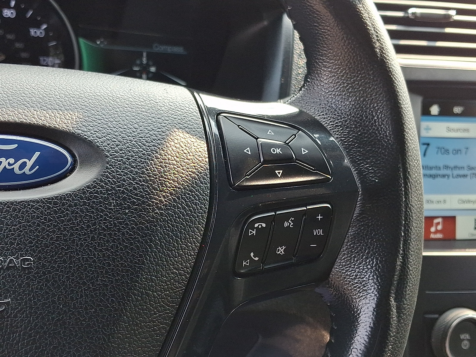 Certified 2018 Ford Explorer XLT w/ Equipment Group 201A AWD/4WD image 24