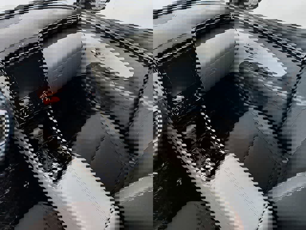 Used 2022 Hyundai Tucson SE image 14