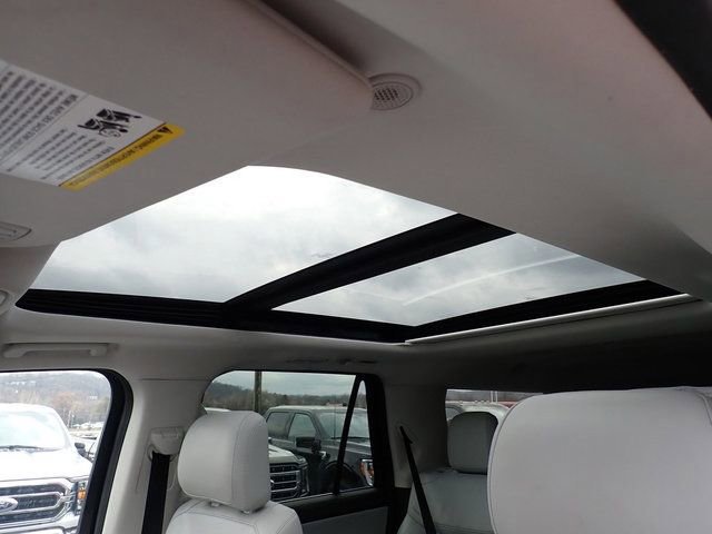 Certified 2025 Ford Expedition Max Platinum image 25