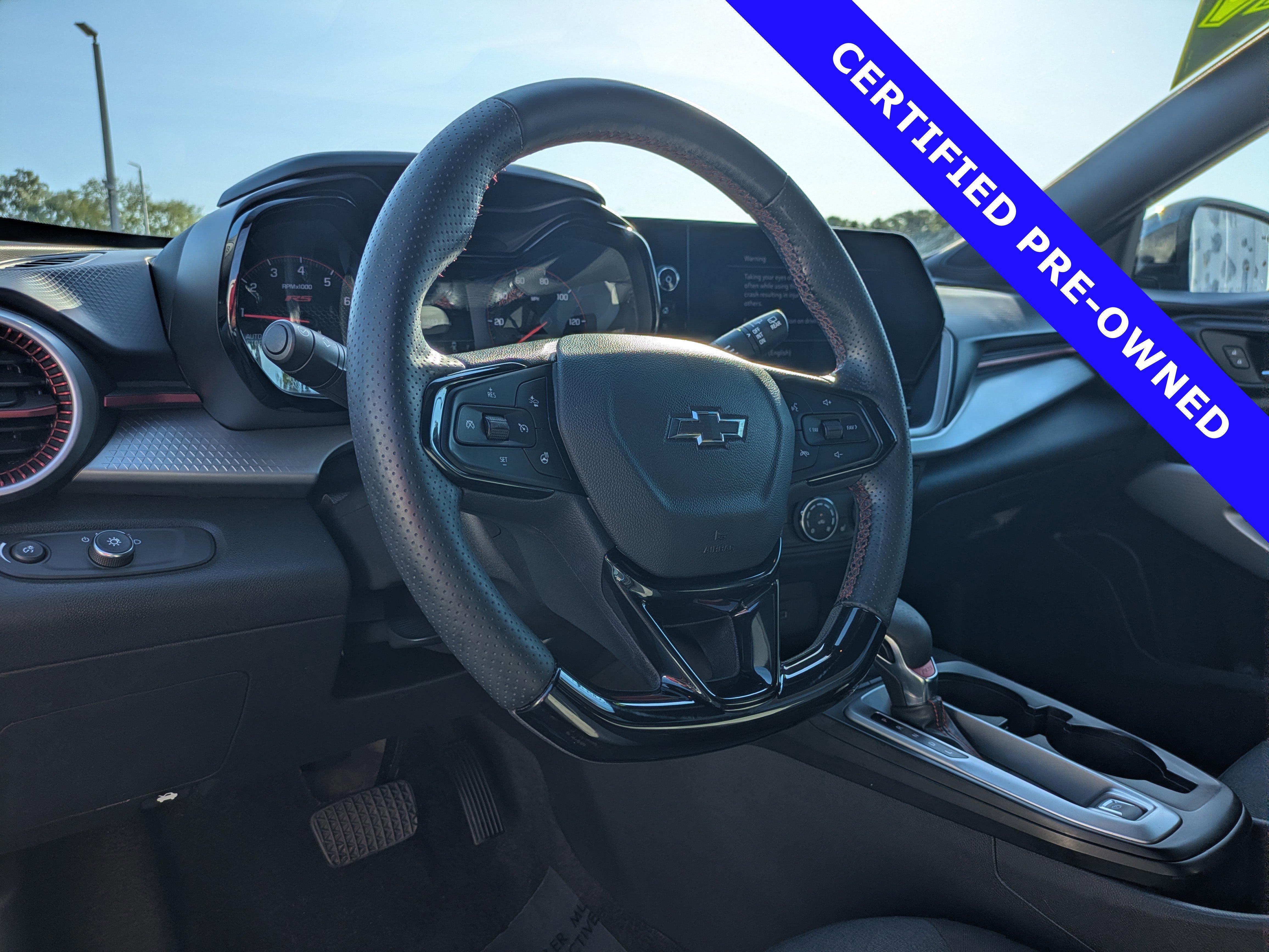 Used 2024 Chevrolet Trax RS w/ Driver Confidence Package FWD image 28