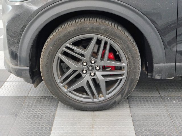 Certified 2025 Ford Explorer ST AWD/4WD image 9