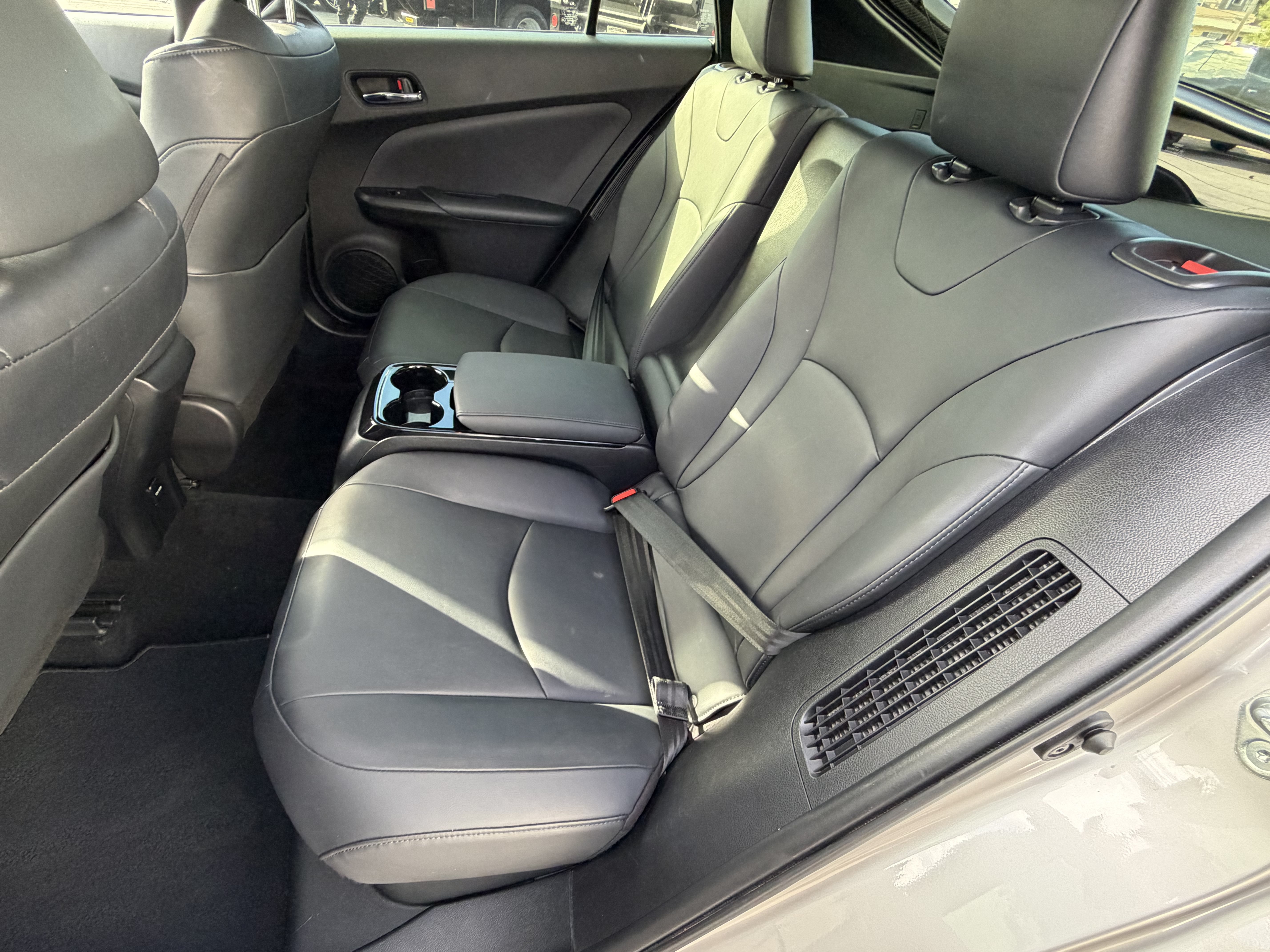 Used 2017 Toyota Prius Prime Premium w/ Carpet Mat Package FWD image 20