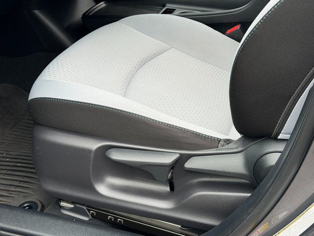 Used 2022 Toyota Prius LE FWD image 37