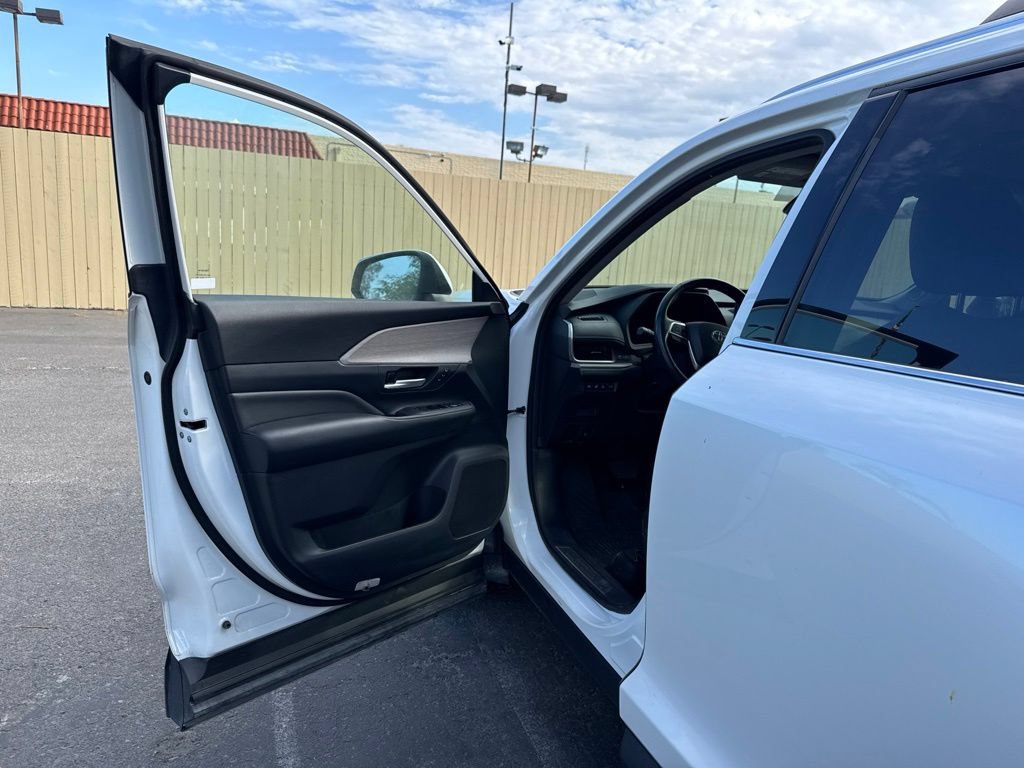 Used 2024 Toyota Grand Highlander AWD Hybrid image 7