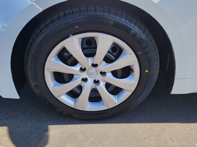 Used 2025 Toyota Corolla LE FWD image 28