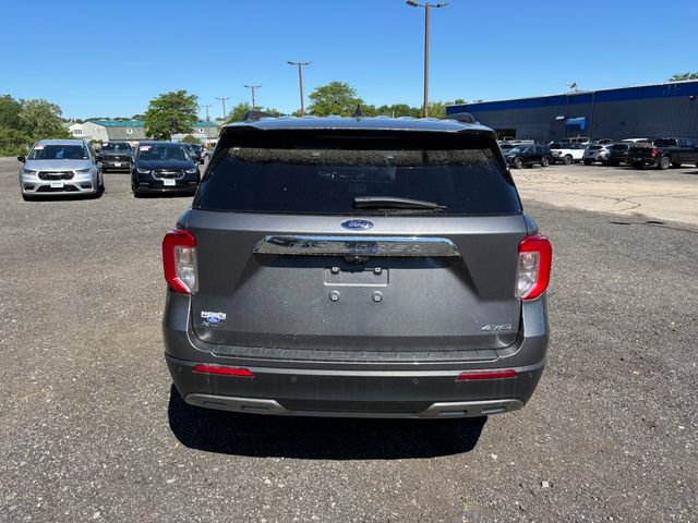 Certified 2022 Ford Explorer XLT w/ Equipment Group 202A AWD/4WD image 28