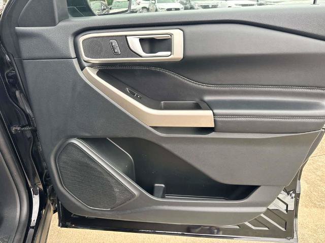 Certified 2023 Ford Explorer XLT w/ Equipment Group 202A RWD image 15
