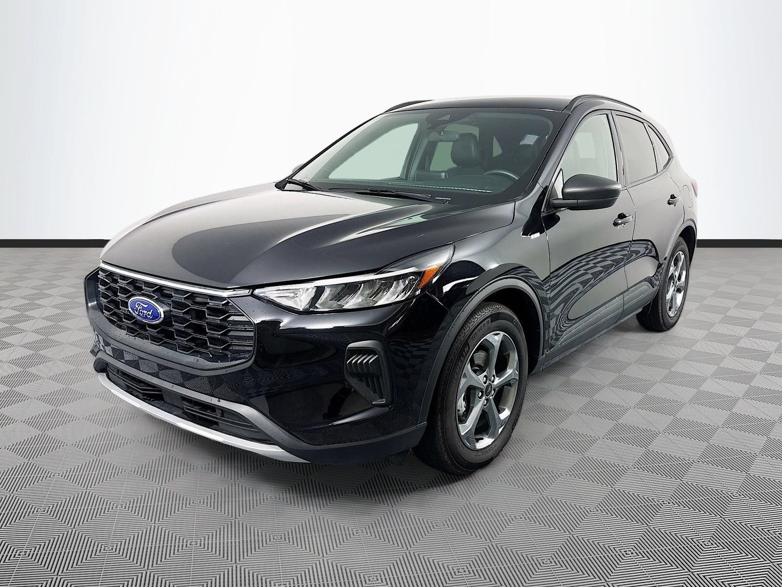 Certified 2025 Ford Escape ST-Line FWD image 3