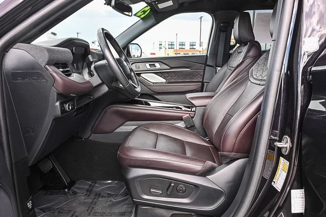 Certified 2025 Ford Explorer Platinum w/ LUX Leather Package AWD/4WD image 19