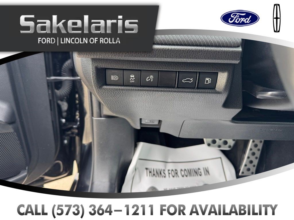 Used 2025 Toyota Camry SE FWD image 14