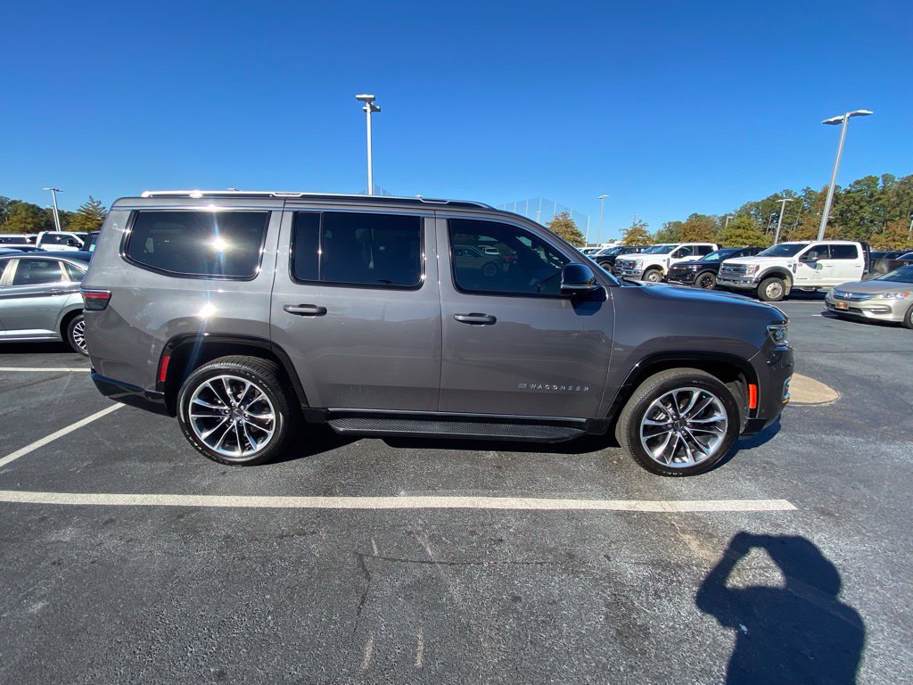 Used 2024 Jeep Wagoneer Series II w/ Convenience Group I AWD/4WD image 8