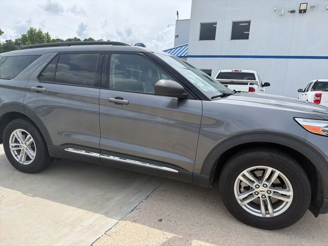 Certified 2021 Ford Explorer XLT w/ Equipment Group 202A AWD/4WD image 8