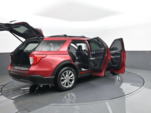Certified 2020 Ford Explorer XLT w/ Equipment Group 202A AWD/4WD image 33