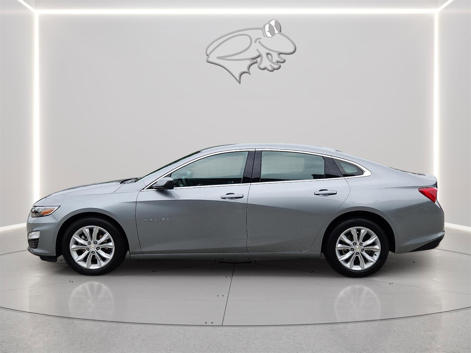 Used 2024 Chevrolet Malibu LT FWD image 2