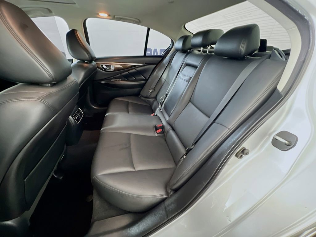 Used 2019 INFINITI Q50 Luxe w/ Essential Package (3.0T Luxe) AWD/4WD image 26