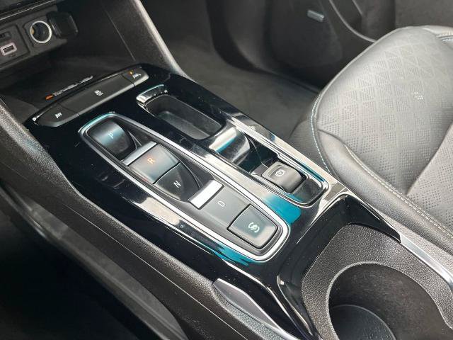 Used 2022 Chevrolet Bolt LT w/ Infotainment Package FWD image 34