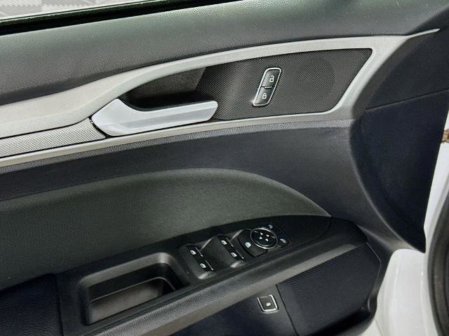 Certified 2020 Ford Fusion SE FWD image 19