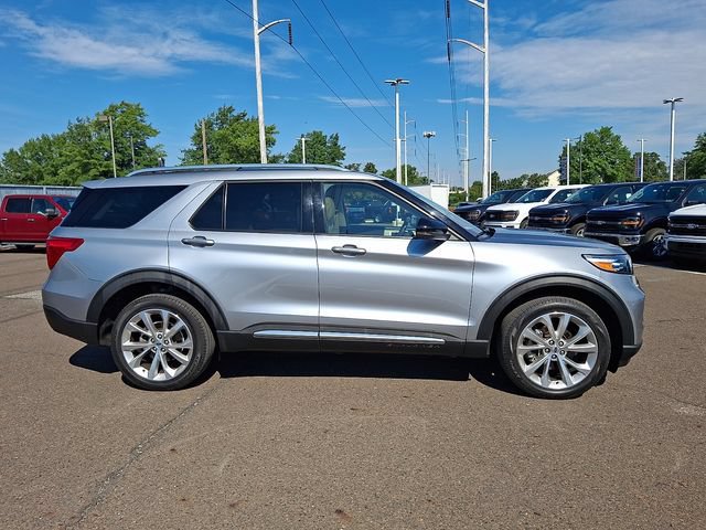 Certified 2023 Ford Explorer Platinum w/ Technology Package AWD/4WD image 7