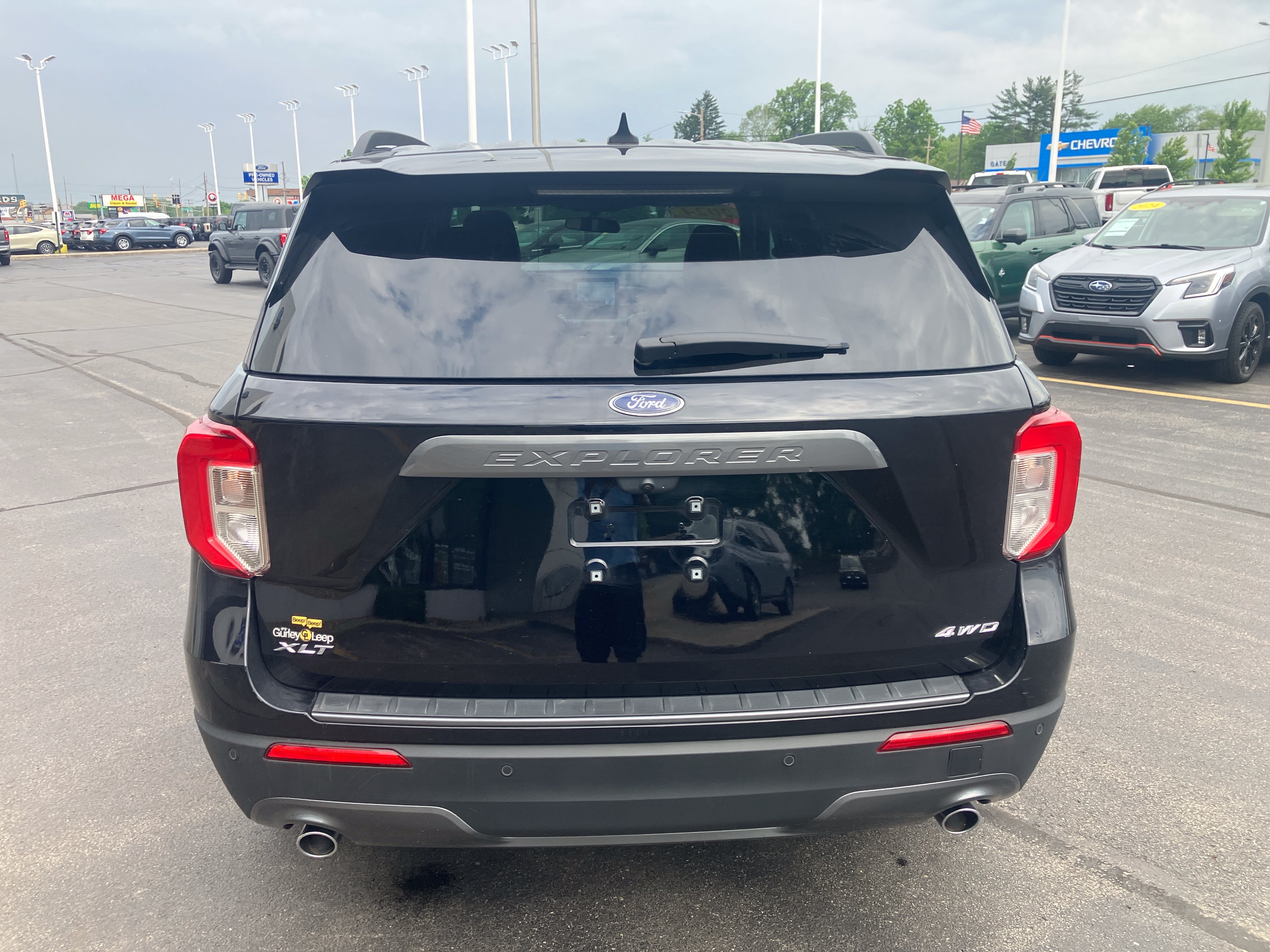 Certified 2024 Ford Explorer XLT w/ Equipment Group 202A AWD/4WD image 6