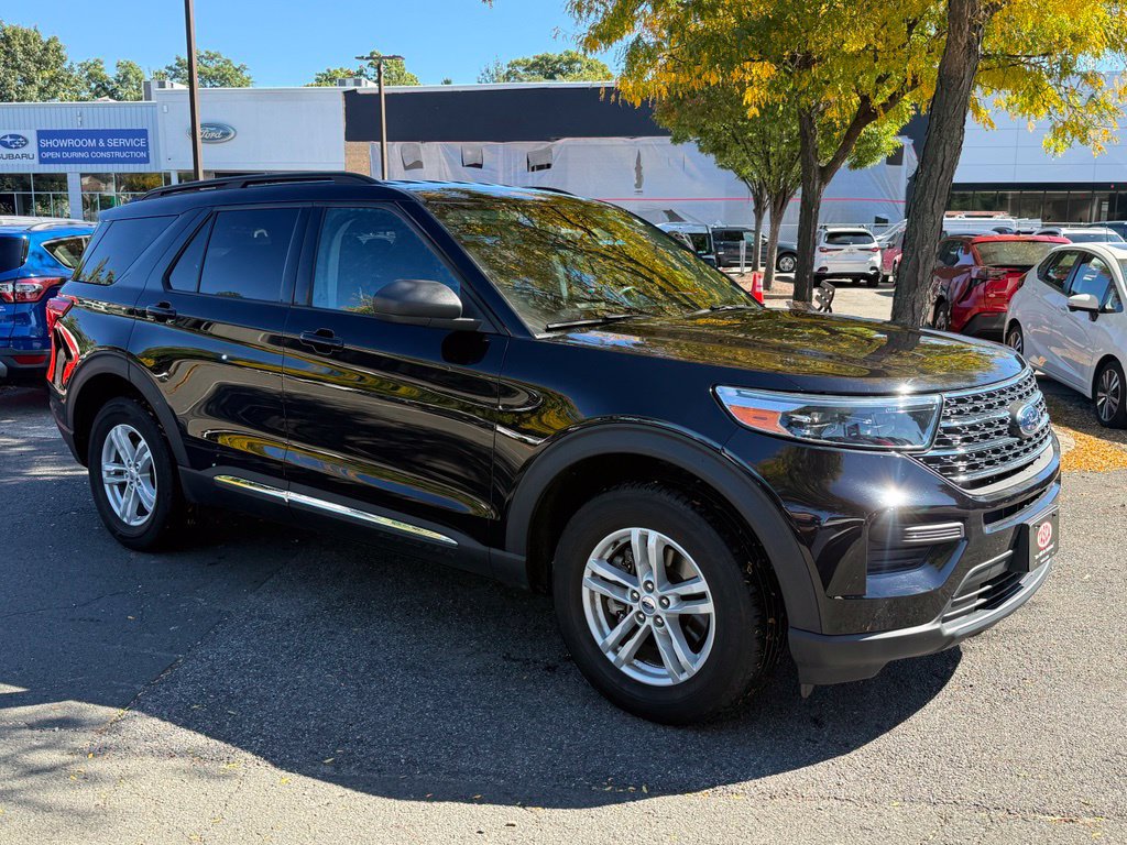 Certified 2023 Ford Explorer XLT w/ Class IV Trailer Tow Package AWD/4WD image 4