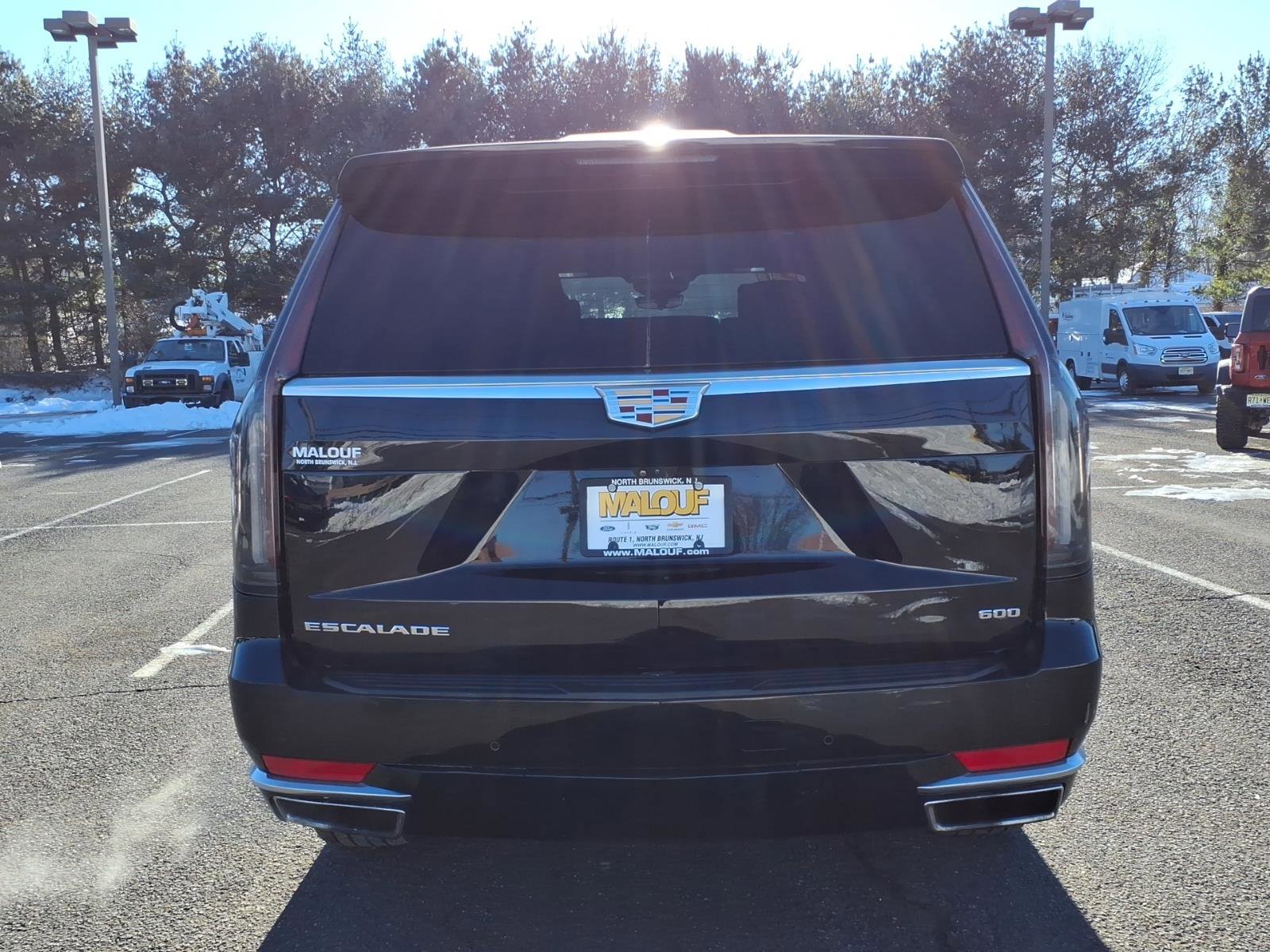 Used 2021 Cadillac Escalade Premium Luxury w/ Performance Package image 6