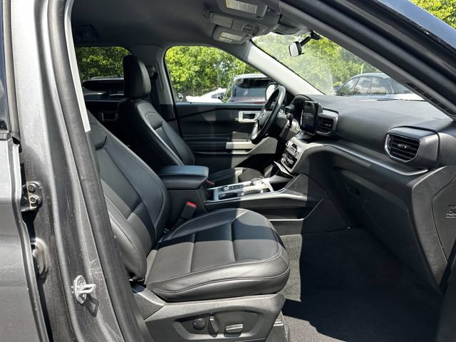 Certified 2023 Ford Explorer XLT w/ Equipment Group 202A AWD/4WD image 33