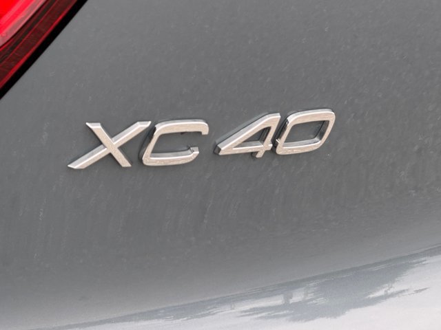 Used 2021 Volvo XC40 T5 R-Design w/ Advanced Package AWD/4WD image 16
