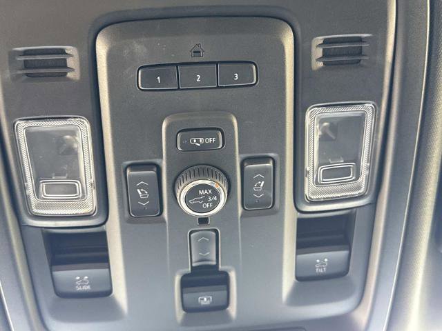 Used 2024 GMC Yukon Denali AWD/4WD image 32