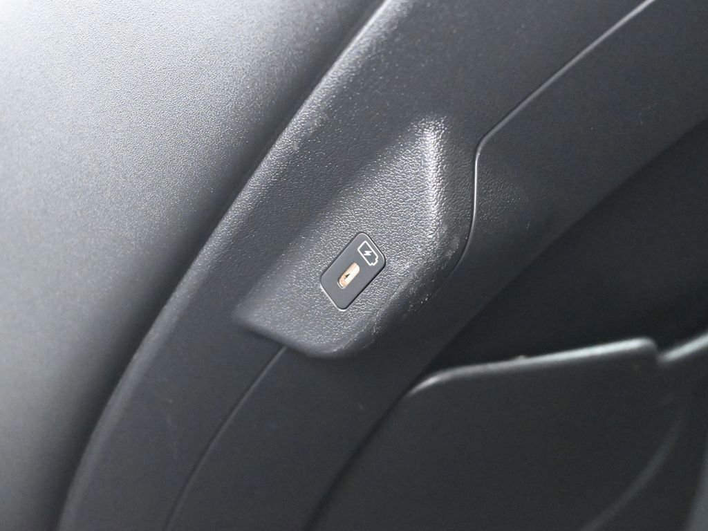 Used 2023 Kia Niro EX image 47