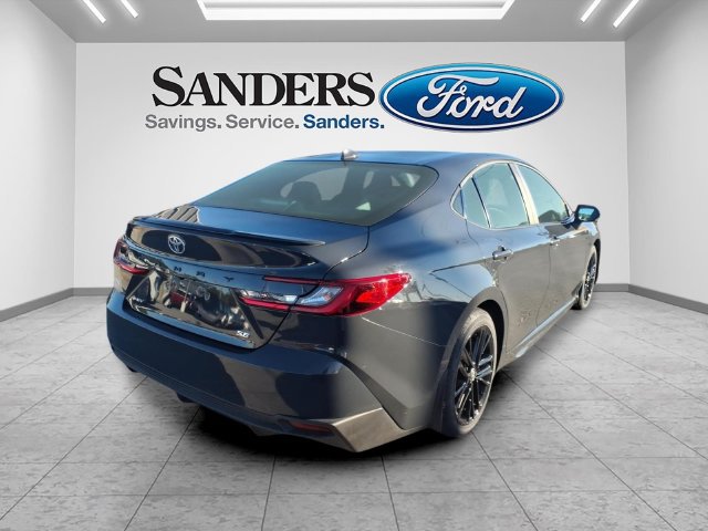 Used 2025 Toyota Camry SE FWD image 2