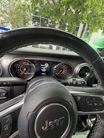 Used 2022 Jeep Wrangler Unlimited Sahara w/ Cold Weather Group AWD/4WD image 4
