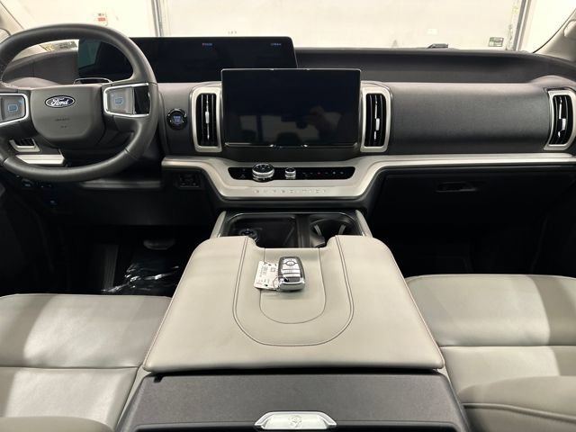 Certified 2025 Ford Expedition Active image 16